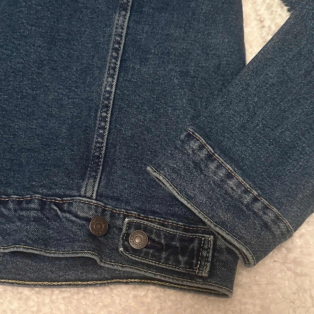Levi's Dark Indigo Denim Jacket - Picture 12 of 15